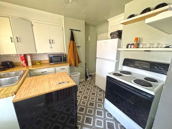 $330,000 | 1811 Windsor Avenue Southwest, Roanoke, VA 24015