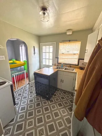 $330,000 | 1811 Windsor Avenue Southwest, Roanoke, VA 24015