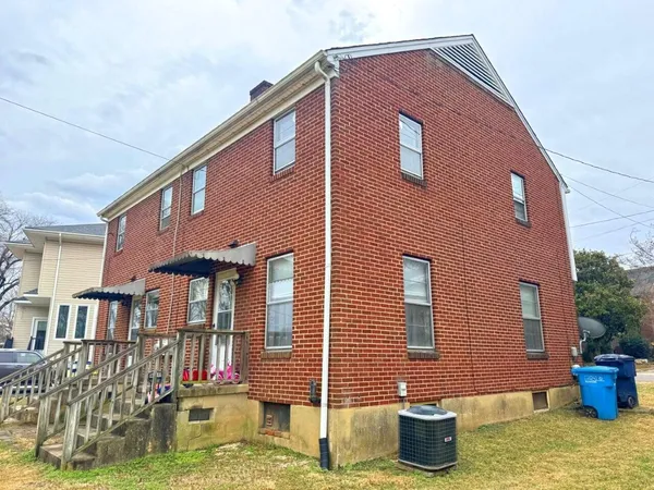 $330,000 | 1811 Windsor Avenue Southwest, Roanoke, VA 24015