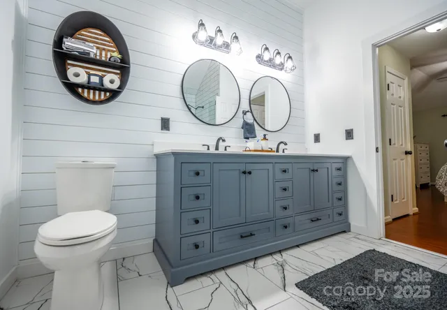 $569,000 | 5729 Woodridge Court Northwest, Concord, NC 28027