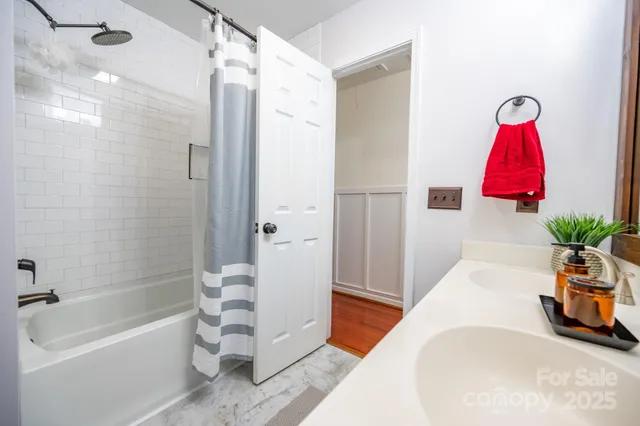 $569,000 | 5729 Woodridge Court Northwest, Concord, NC 28027