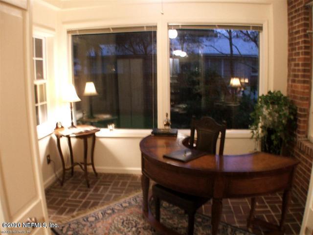 1318 Nicholson Road Jacksonville, FL 32207 - Photo 9 of 19 a dining room with furniture and window