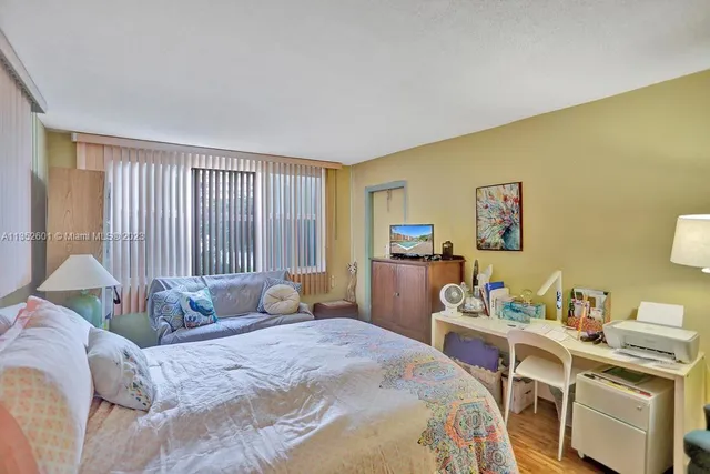 $169,000 | 1710 Northeast 191st Street, Unit 1173, Miami, FL 33179