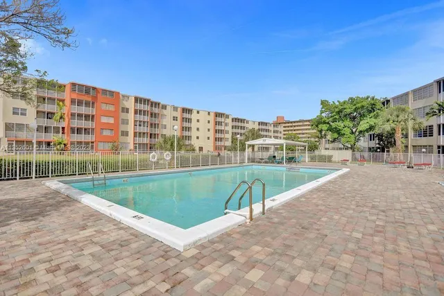 $169,000 | 1710 Northeast 191st Street, Unit 1173, Miami, FL 33179