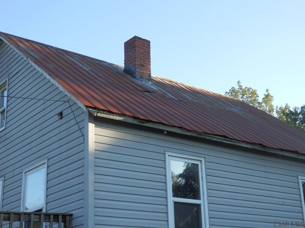539 Piney Run Road Salisbury, PA 15558 - Photo 3 of 4 a house view with a outdoor space