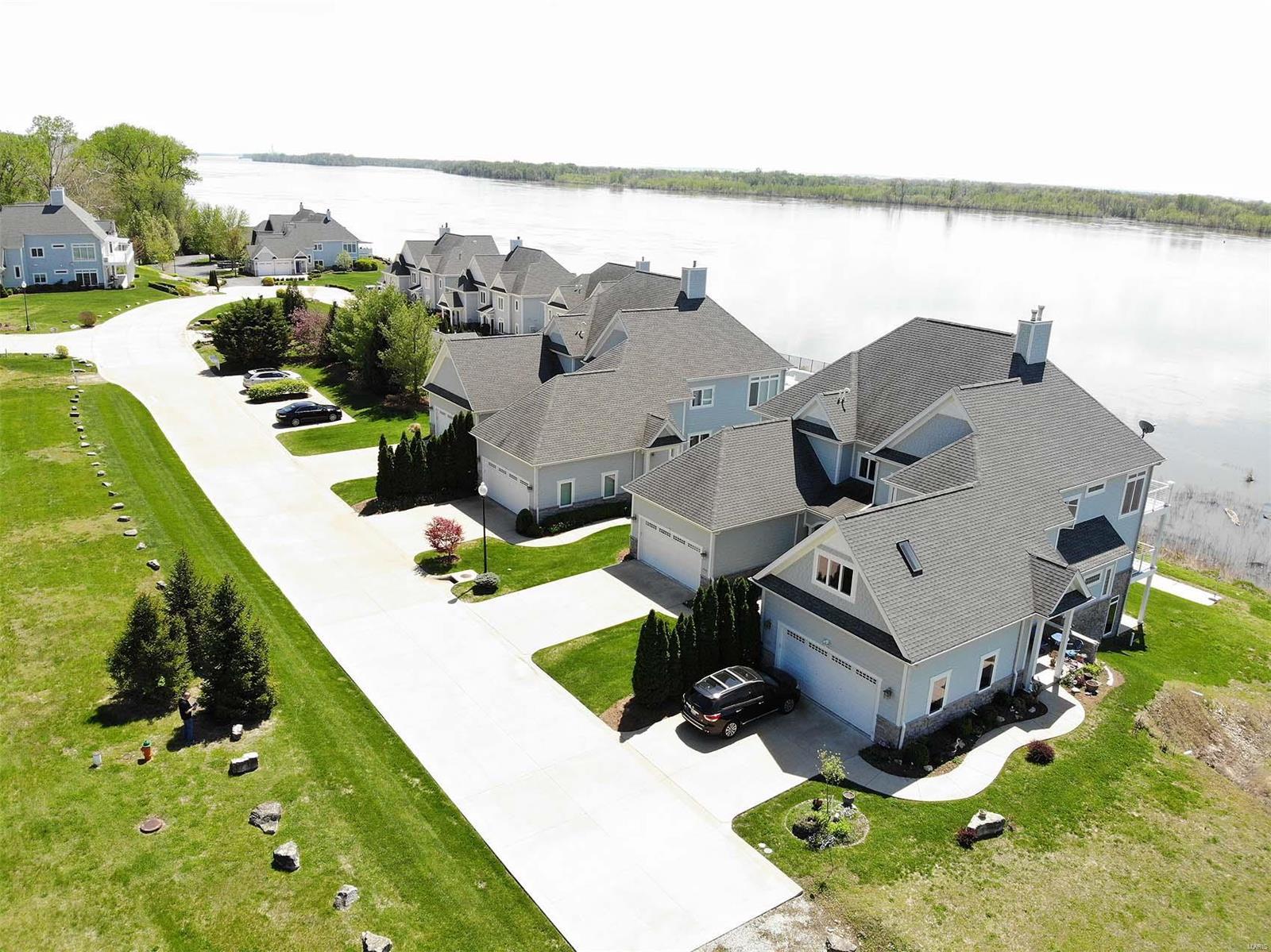 709 Wind Rivers Drive Grafton, IL 62037 - Photo 4 of 35 Gallery Image 4