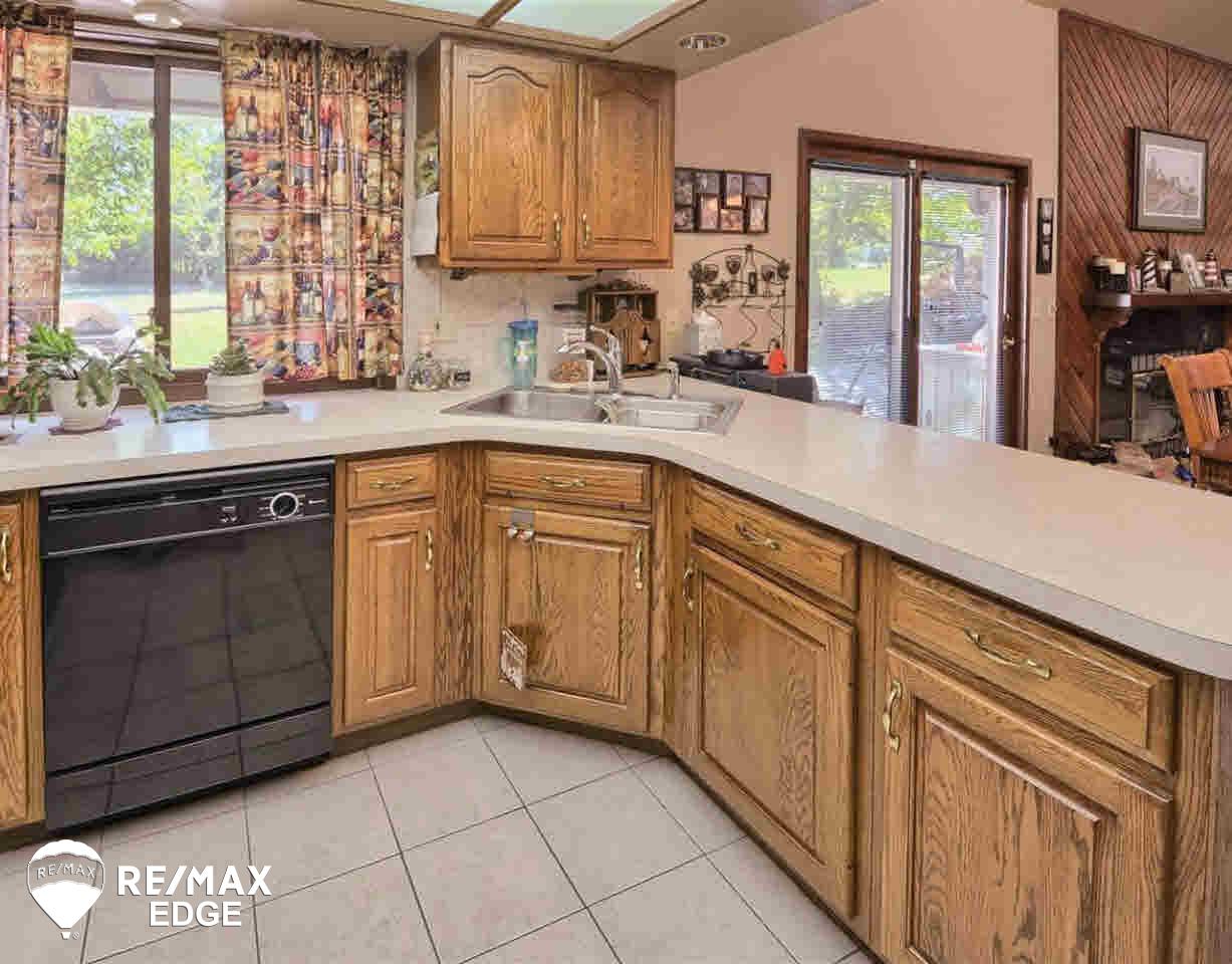 7505 Potter Road Flushing, MI 48433 - Photo 8 of 53 21373812-7.JPG