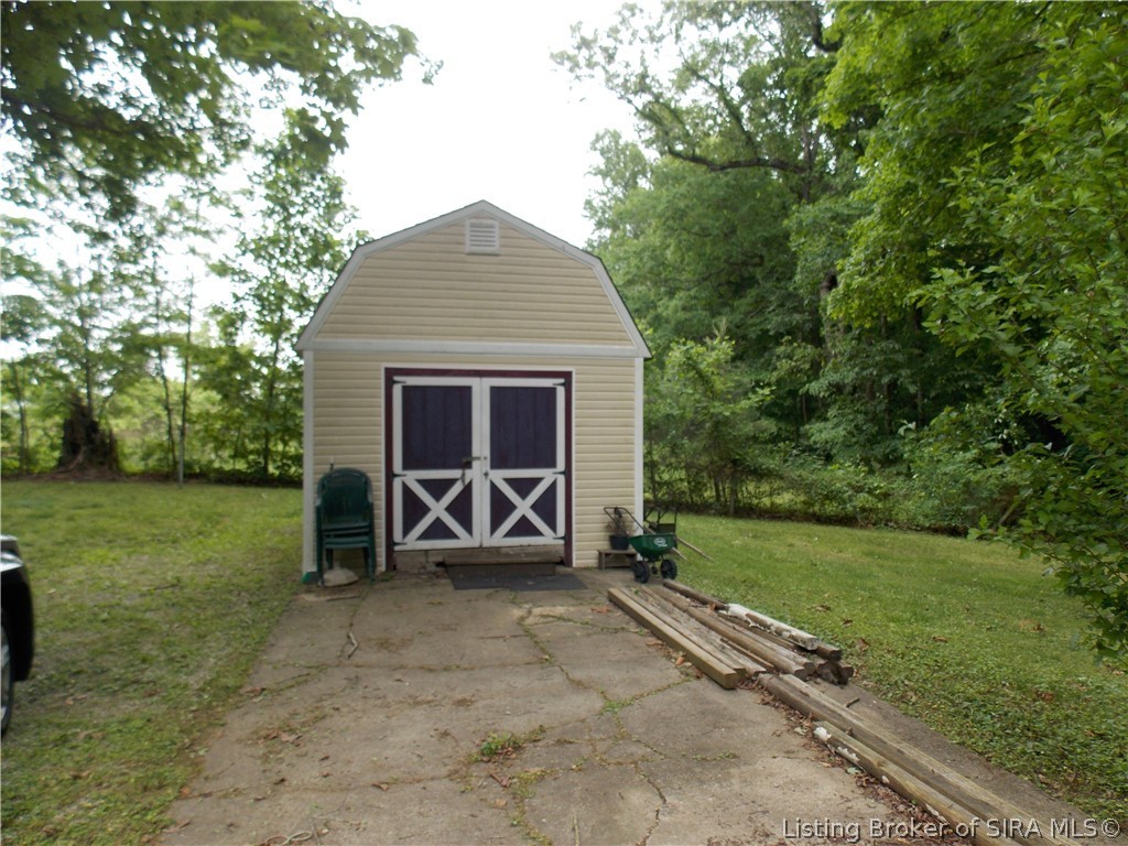 8914 Henryville Otisco Road Otisco, IN 47163 - Photo 8 of 20 Gallery Image 8