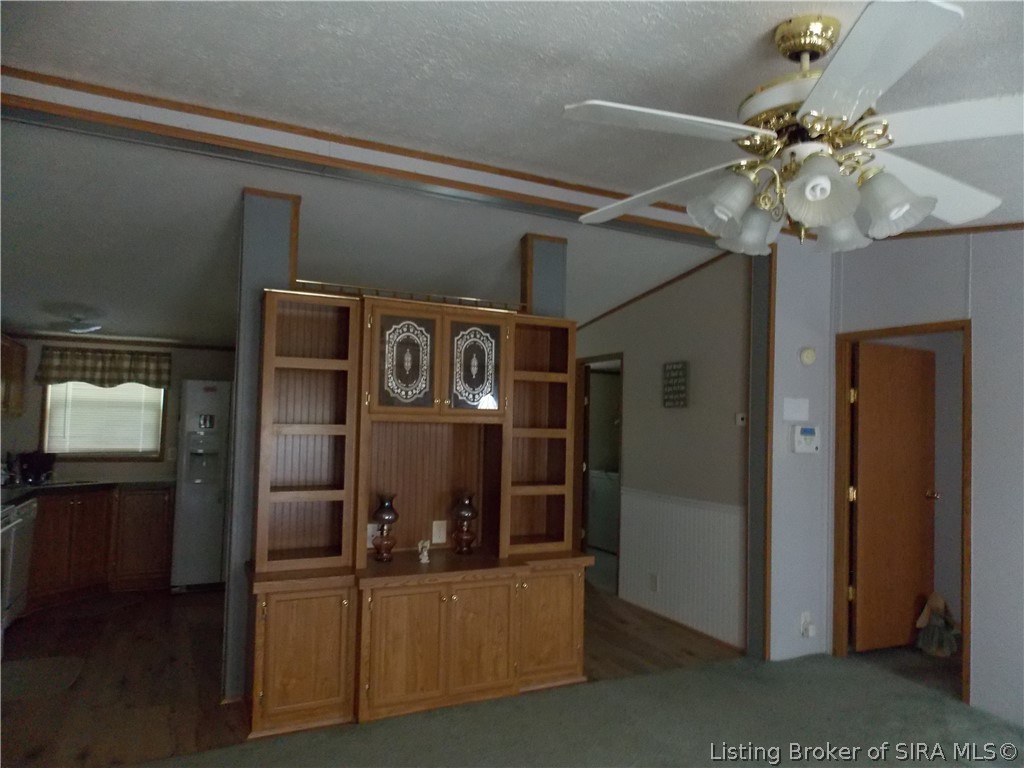 8914 Henryville Otisco Road Otisco, IN 47163 - Photo 9 of 20 Gallery Image 9