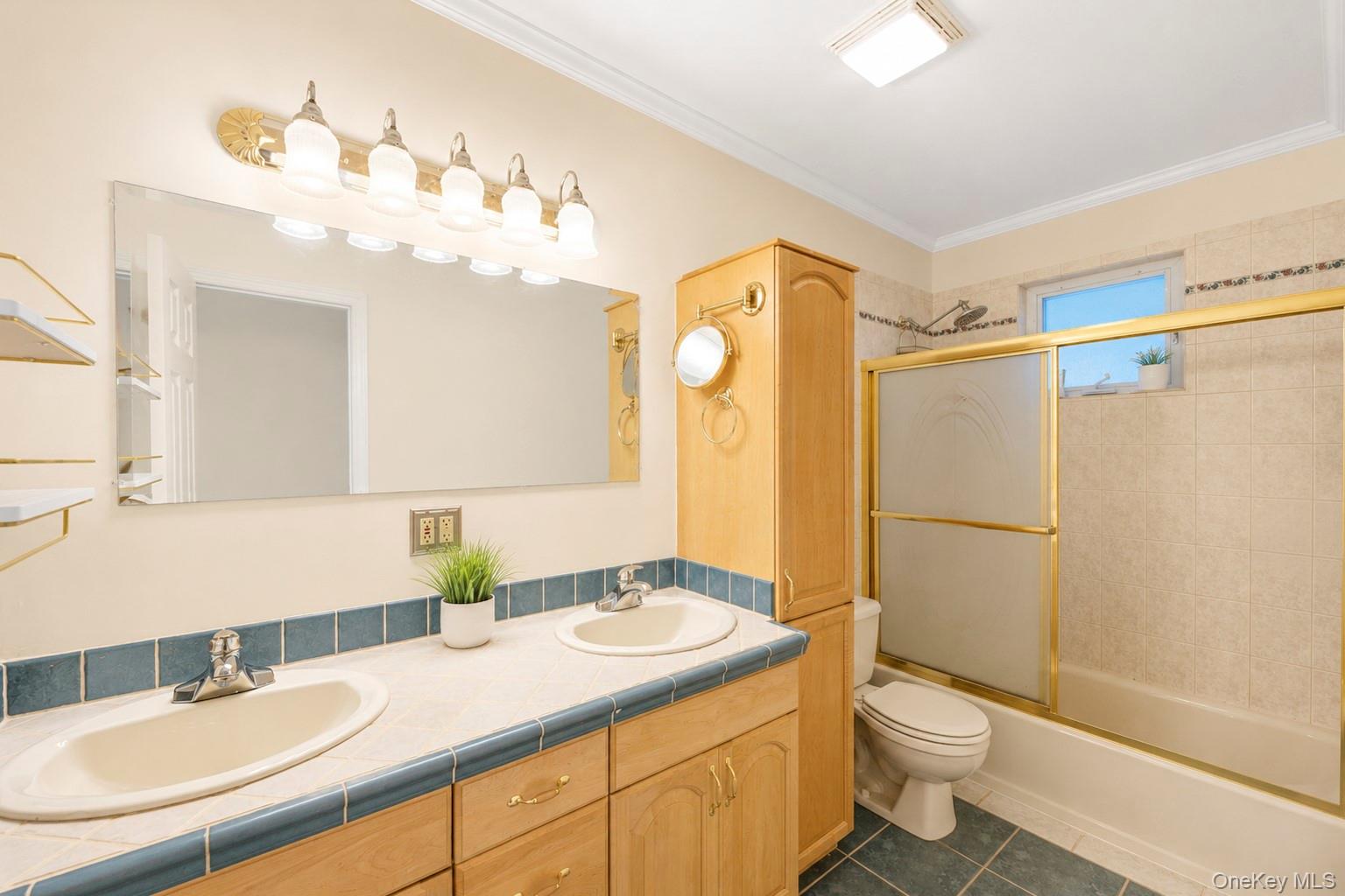 117 Hallock Road Lake Grove, NY 11755 - Photo 23 of 49 Gallery Image 23