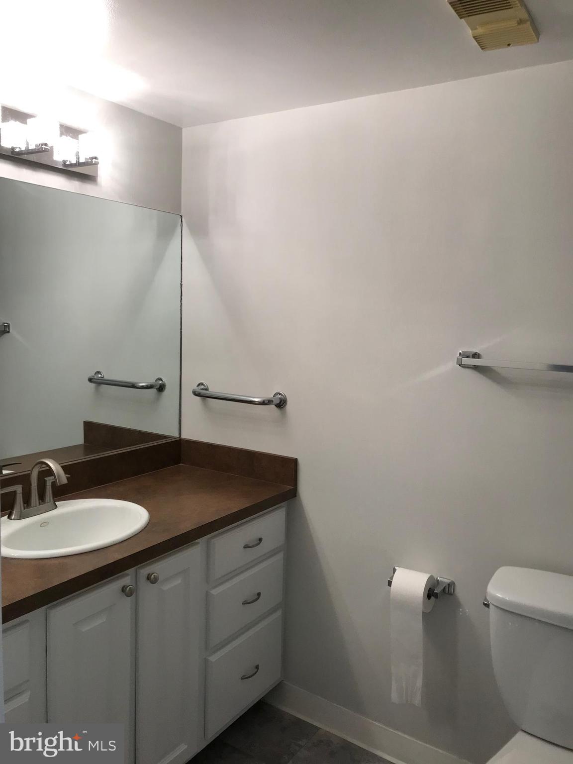 5911 Edsall Road, Unit 407 Alexandria, VA 22304 - Photo 9 of 16
