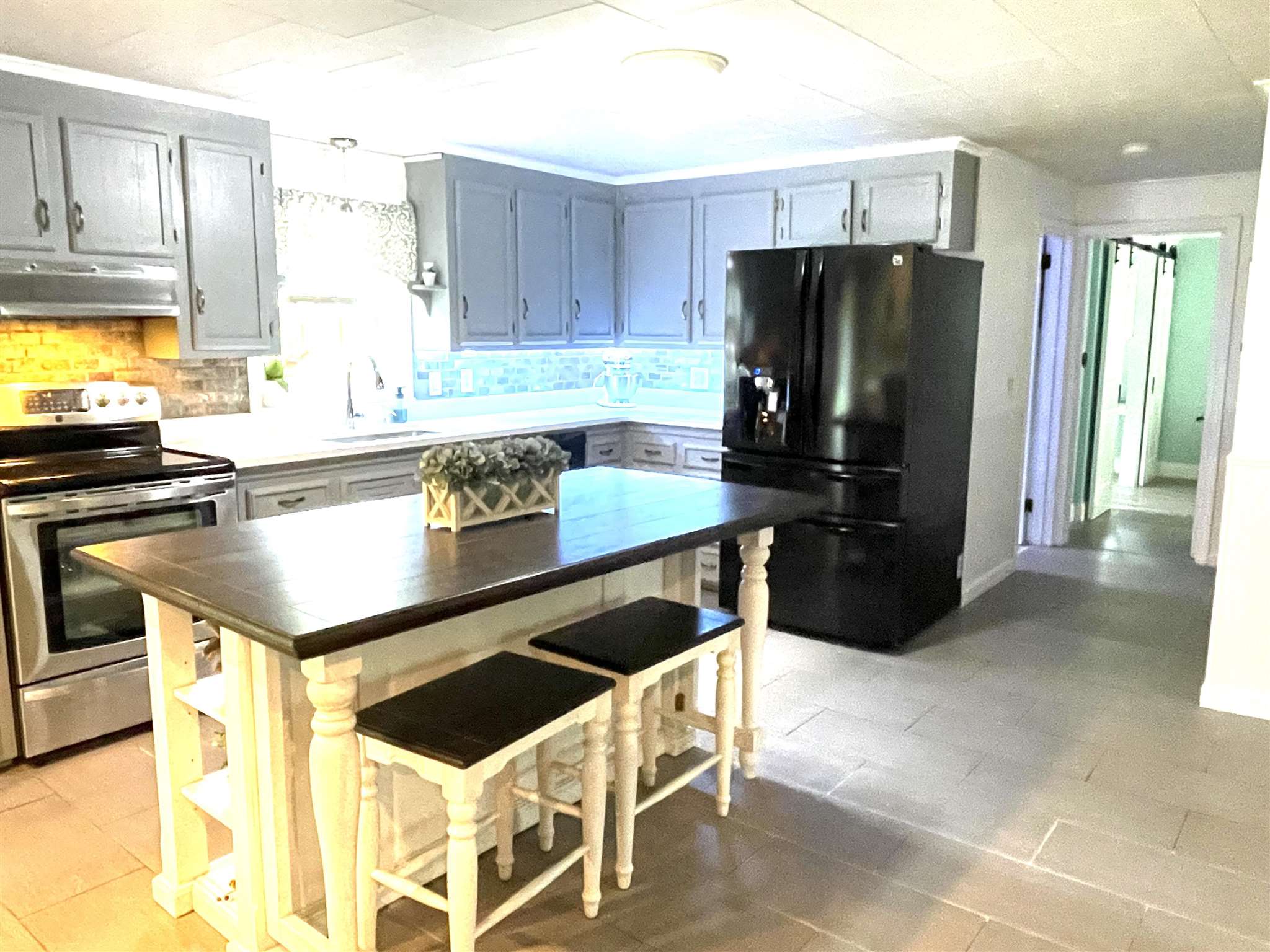 96 Brookdale Road Salem, NH 03079 - Photo 6 of 28