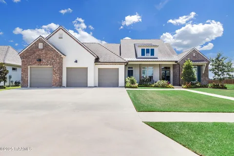 $935,000 | 307 Stony Trek Drive, Youngsville, LA 70592