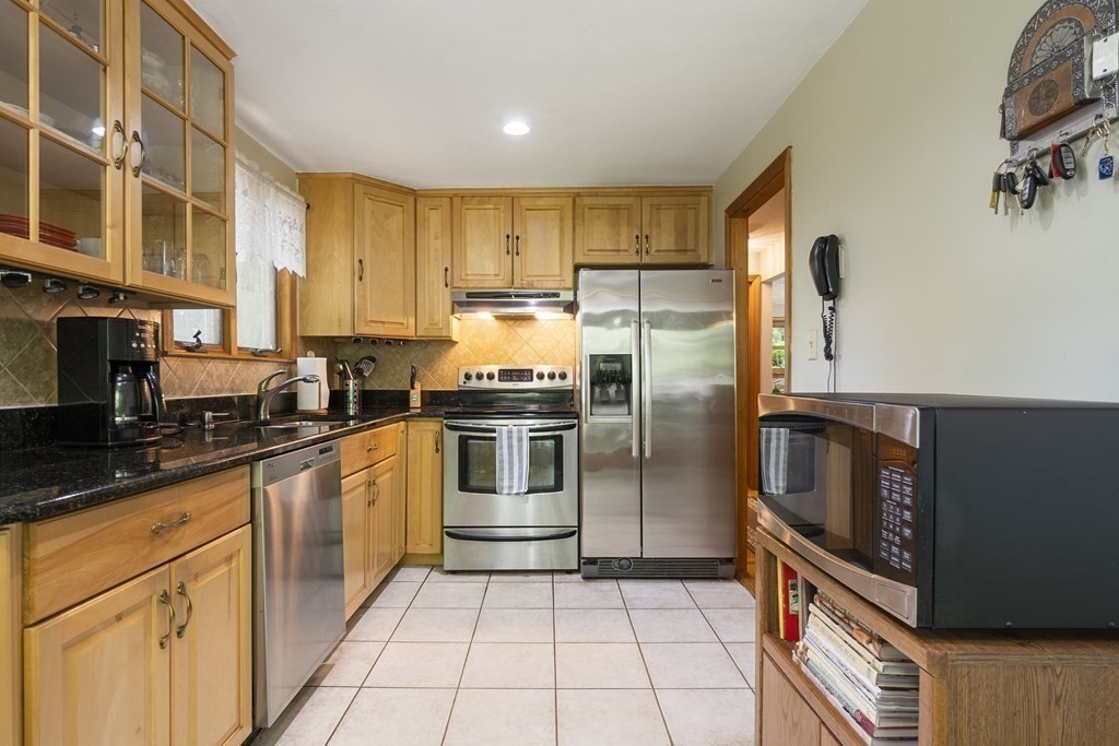 2 Jonathan Road Burlington, MA 01803 - Photo 10 of 41 Gallery Image 10
