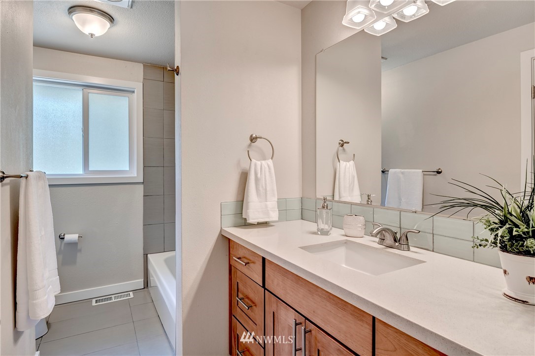 22204 7th Place West Bothell, WA 98021 - Photo 15 of 25