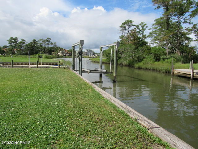 146 Wallace Road Beaufort, NC 28516 - Photo 9 of 30 IMG_1007