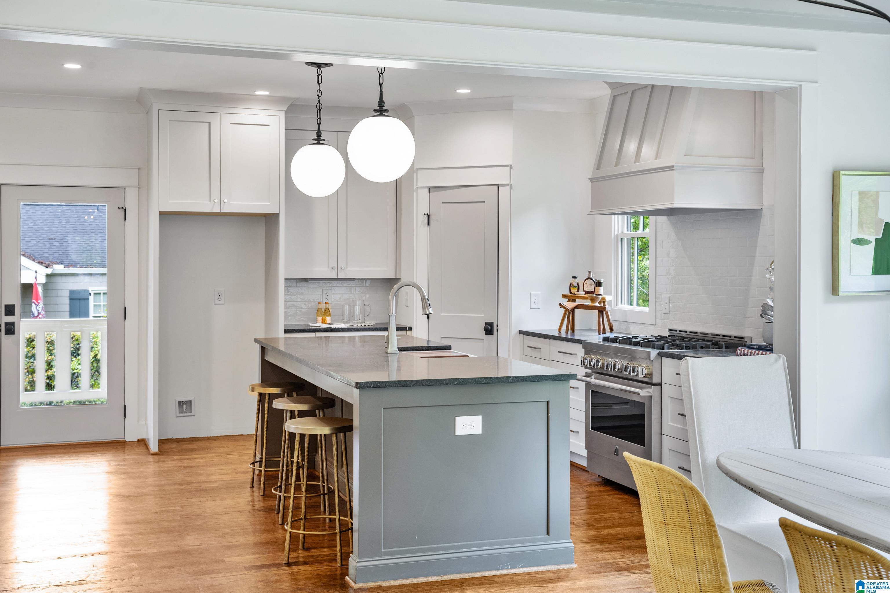 555 Oxmoor Road Birmingham, AL 35209 - Photo 14 of 55