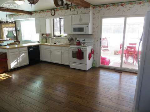 7296 East Baldwin Road Grand Blanc, MI 48439 - Photo 11 of 23 20429131-10.JPG