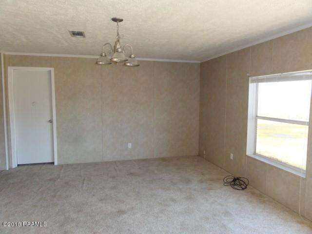 12311 Saltzman Road Gueydan, LA 70542 - Photo 8 of 18 DINING AREA