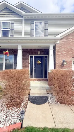 $2,300 | 4674 West Chert Drive, New Palestine, IN 46163