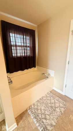 $2,300 | 4674 West Chert Drive, New Palestine, IN 46163