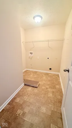 $2,300 | 4674 West Chert Drive, New Palestine, IN 46163