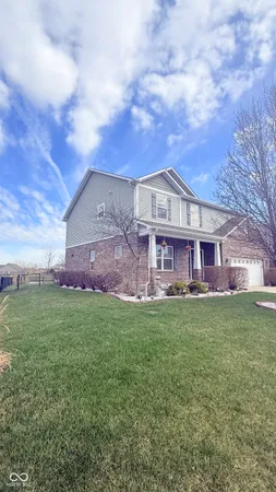 $2,300 | 4674 West Chert Drive, New Palestine, IN 46163