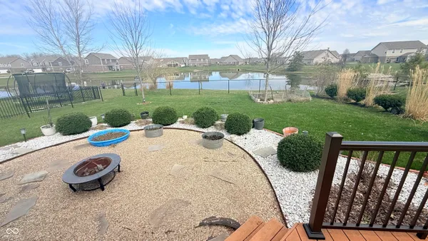 $2,300 | 4674 West Chert Drive, New Palestine, IN 46163