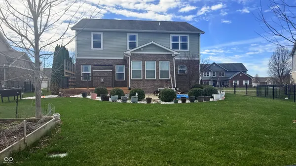 $2,300 | 4674 West Chert Drive, New Palestine, IN 46163