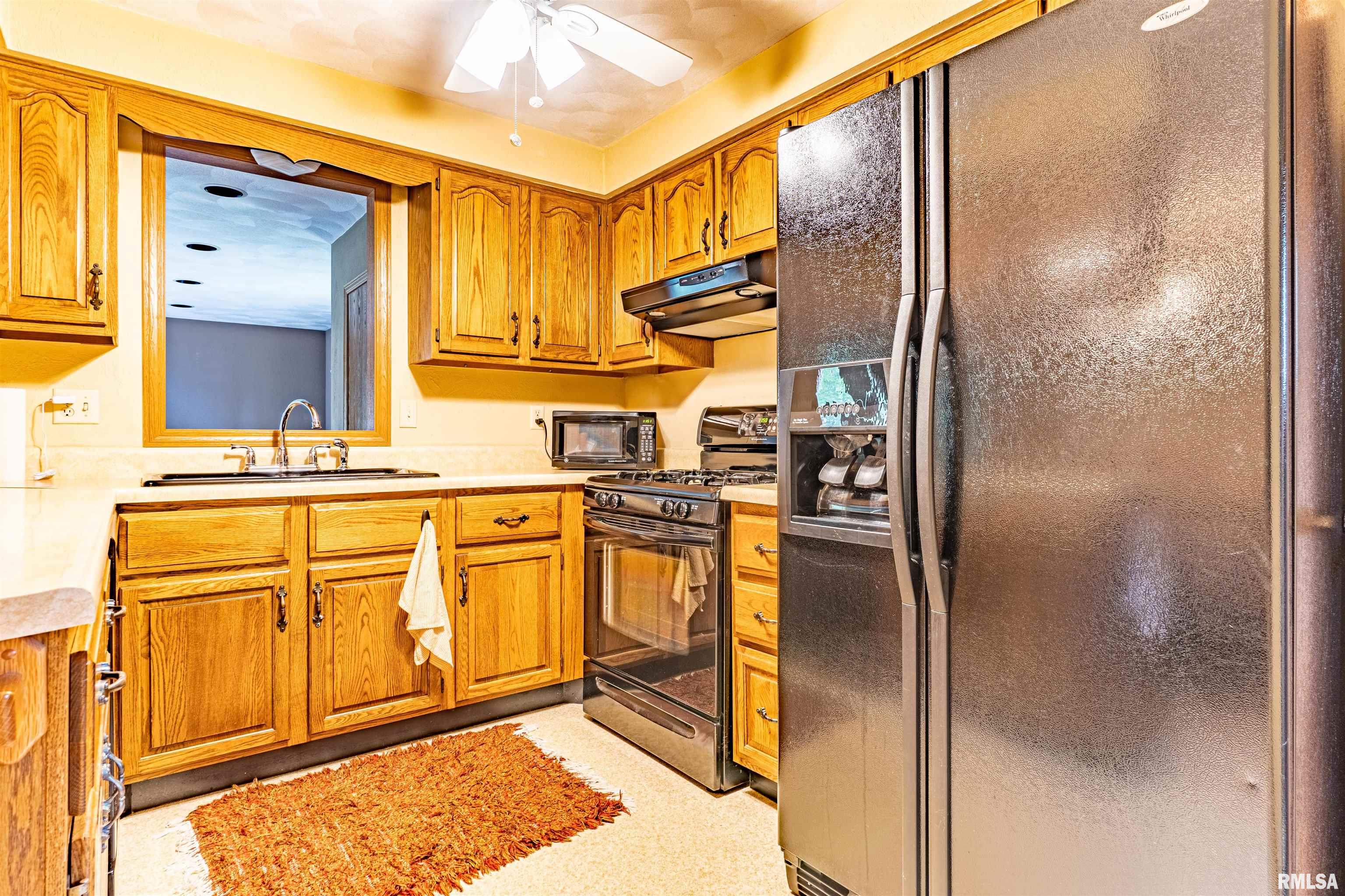 1408 Highview Road East Peoria, IL 61611 - Photo 8 of 27 Gallery Image 8