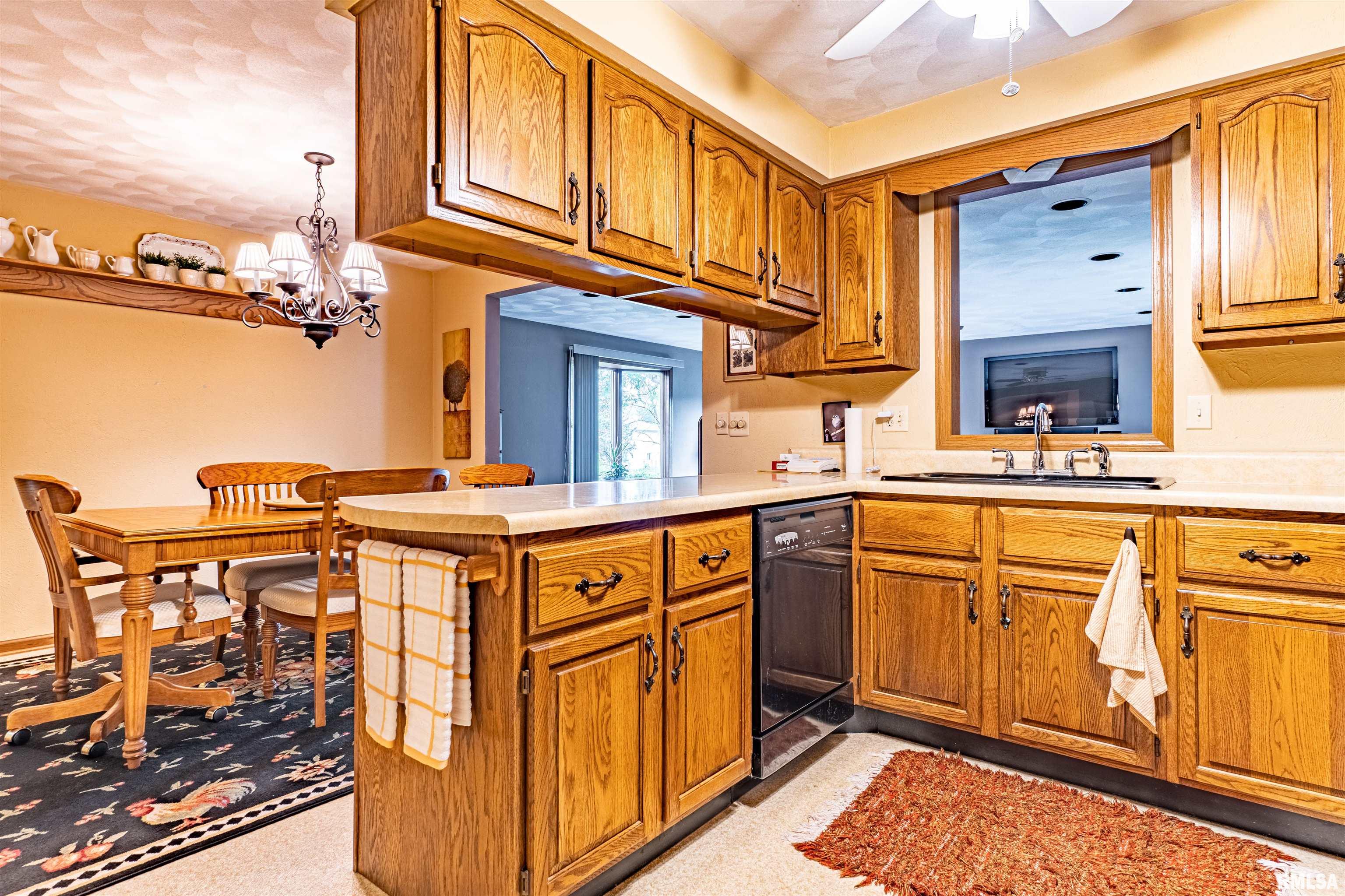1408 Highview Road East Peoria, IL 61611 - Photo 9 of 27 Gallery Image 9