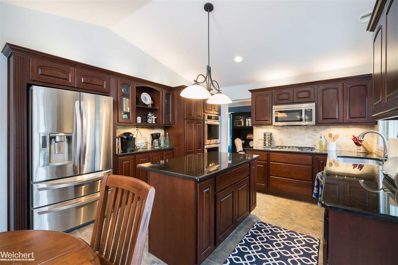 265 Rose Brier Drive Rochester Hills, MI 48309 - Photo 11 of 34