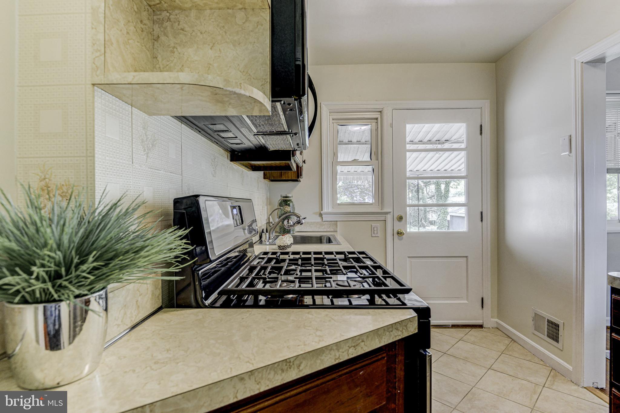 11917 Centerhill Street Silver Spring, MD 20902 - Photo 13 of 29 Gallery Image 13