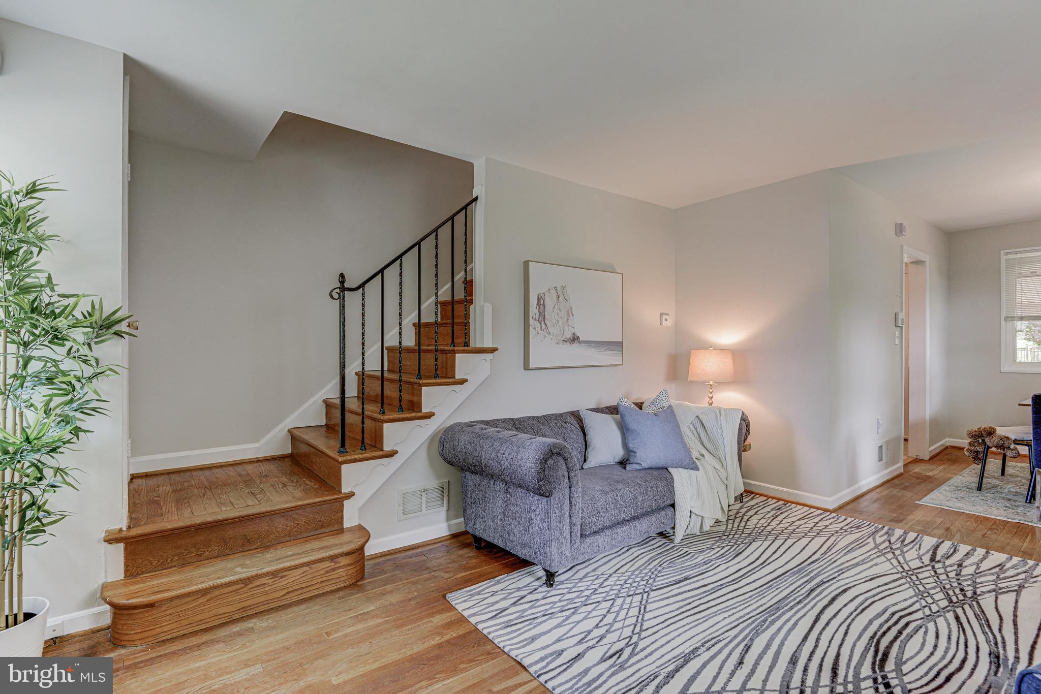 11917 Centerhill Street Silver Spring, MD 20902 - Photo 3 of 29 Gallery Image 3