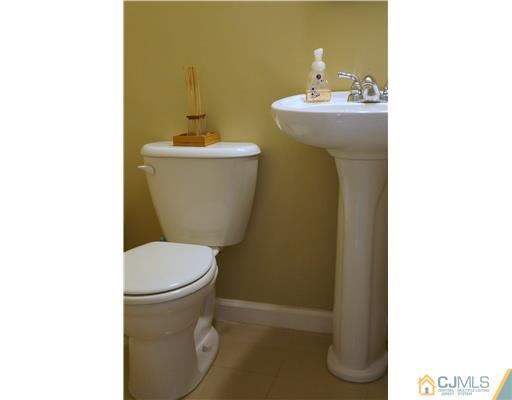 61 Buck Road East Brunswick, NJ 08816 - Photo 11 of 22 Gallery Image 11