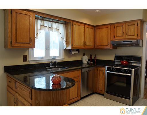 61 Buck Road East Brunswick, NJ 08816 - Photo 8 of 22 Gallery Image 8