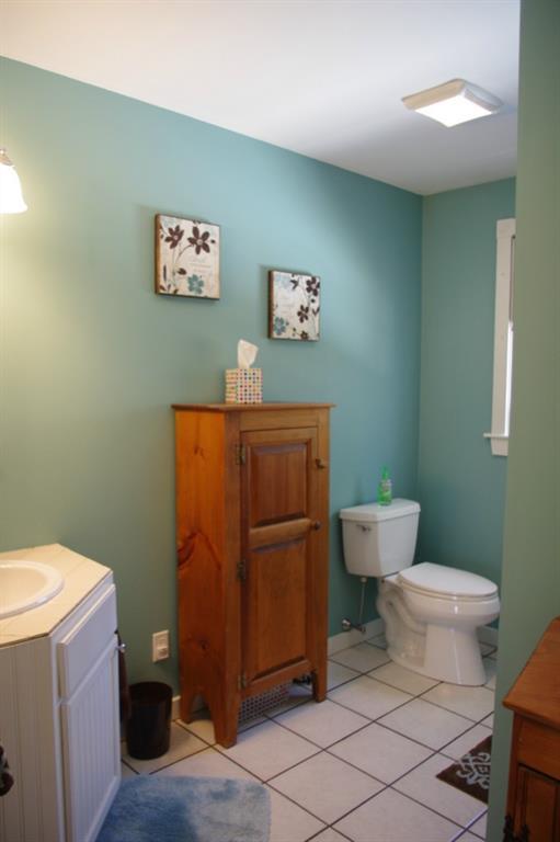 491 Runaround Pond Road Durham, ME 04222 - Photo 29 of 35 2nd floor full bath