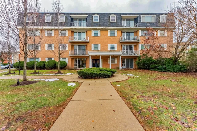 $142,000 | 415 Wesley Avenue, Unit 24, Oak Park, IL 60302