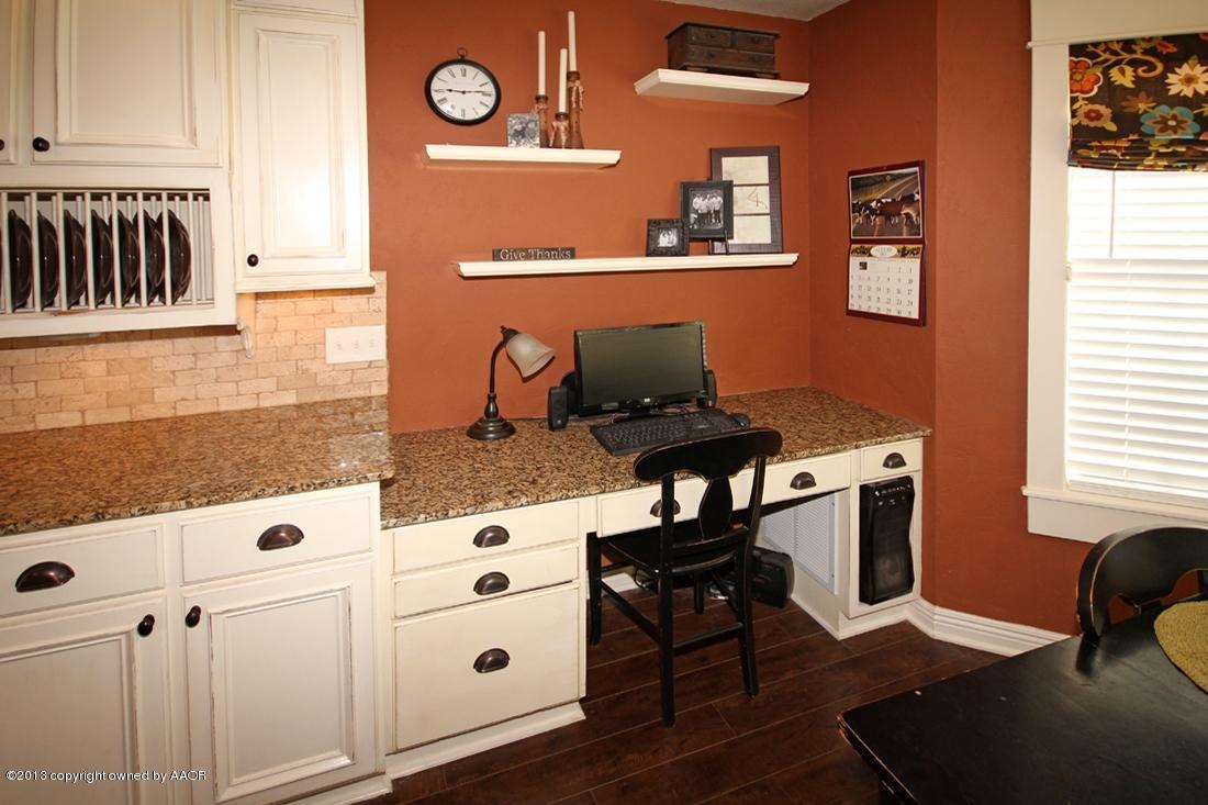 8501 Bushland Road Amarillo, TX 79119 - Photo 14 of 53 Kitchen Desk