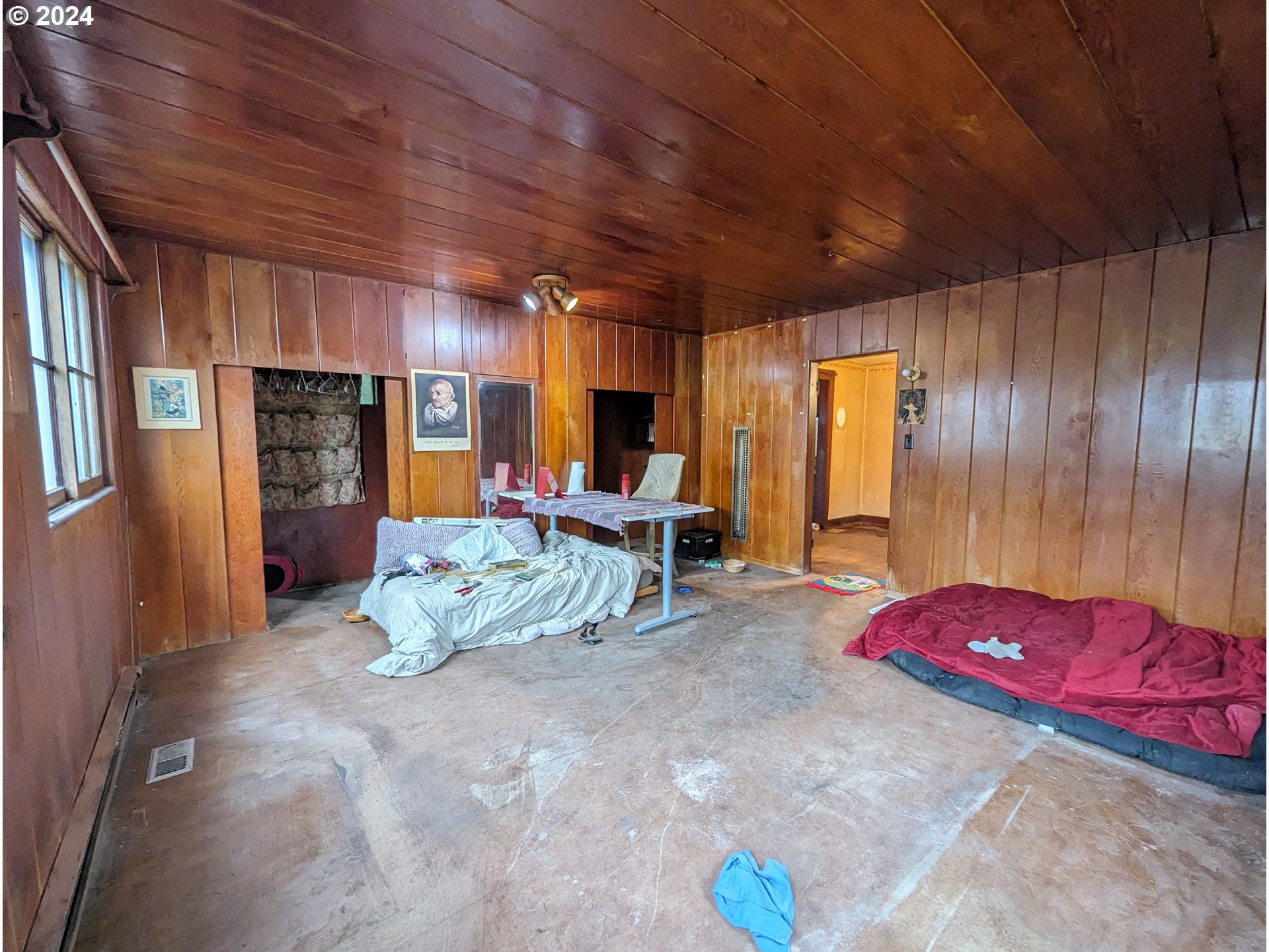 6907 Southeast Reedway Street Portland, OR 97206 - Photo 8 of 20 Gallery Image 8