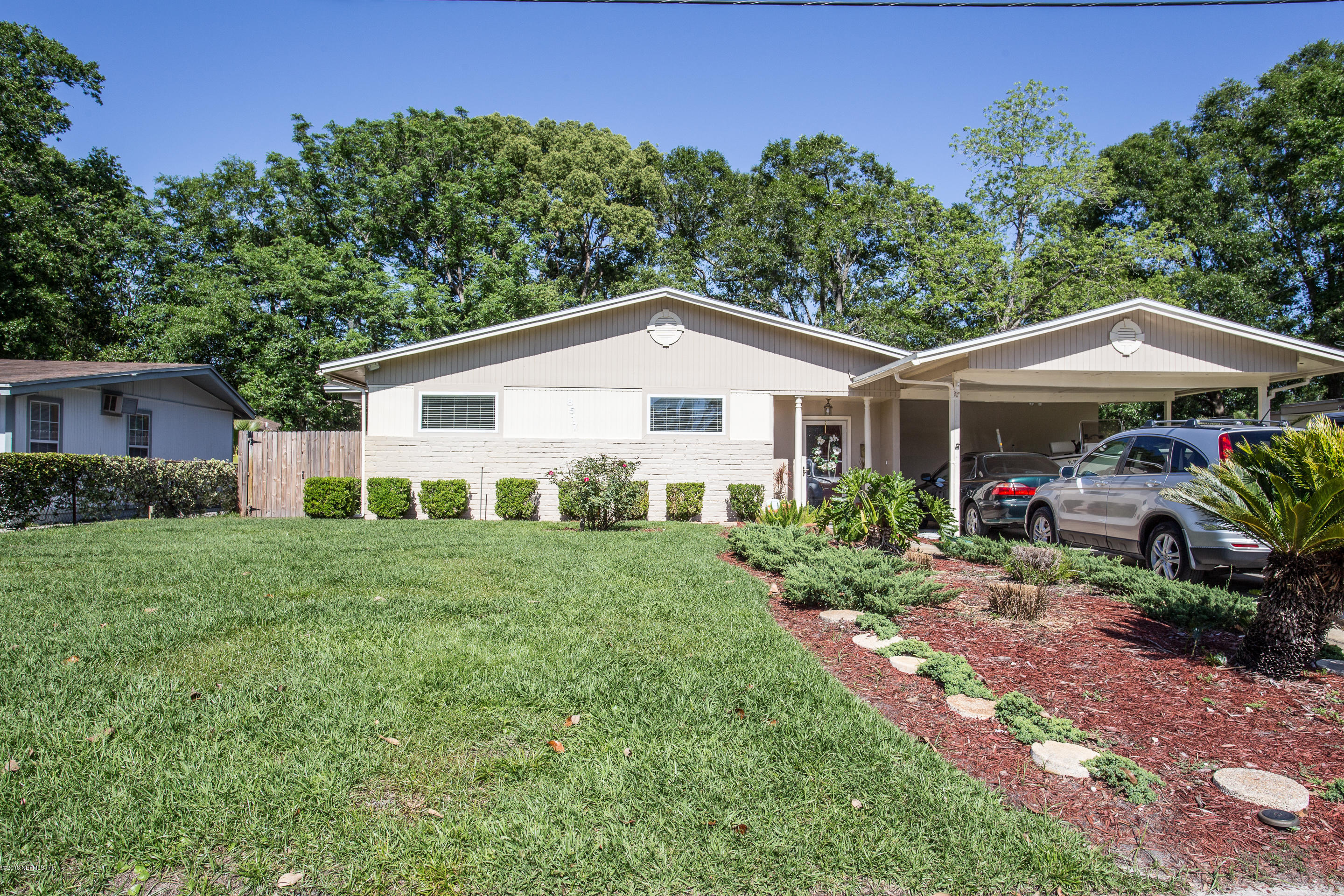 8517 Laurens Road Jacksonville, FL 32208 - Photo 2 of 32 laurenst (12 of 48)