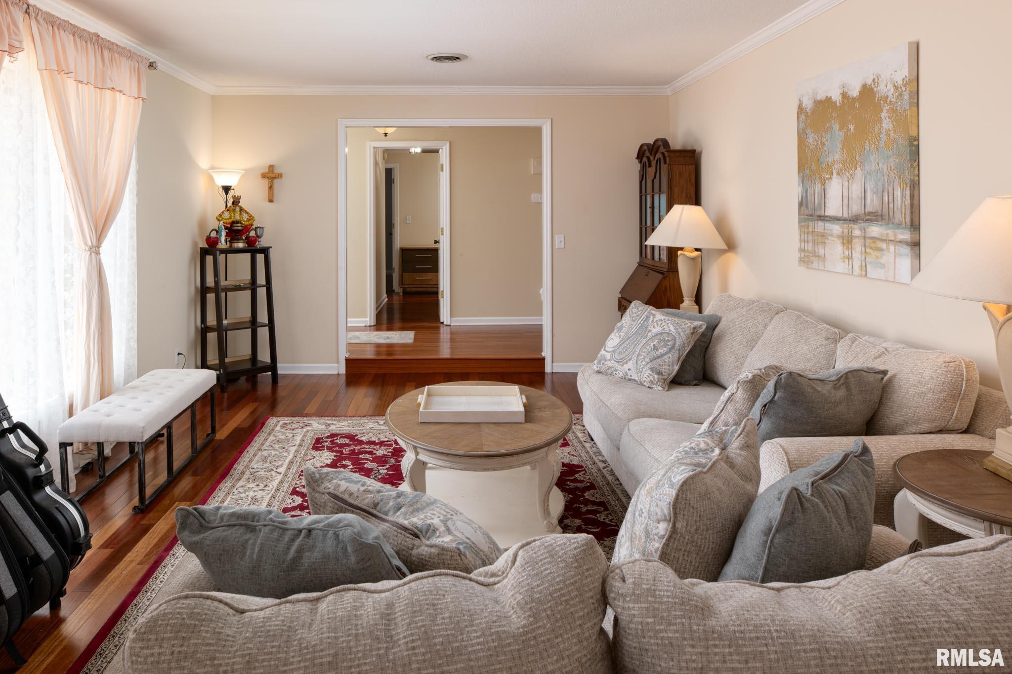 1808 Testa Drive Marion, IL 62959 - Photo 5 of 44