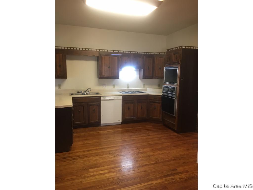 911 North 6th Street Springfield, IL 62702 - Photo 8 of 23