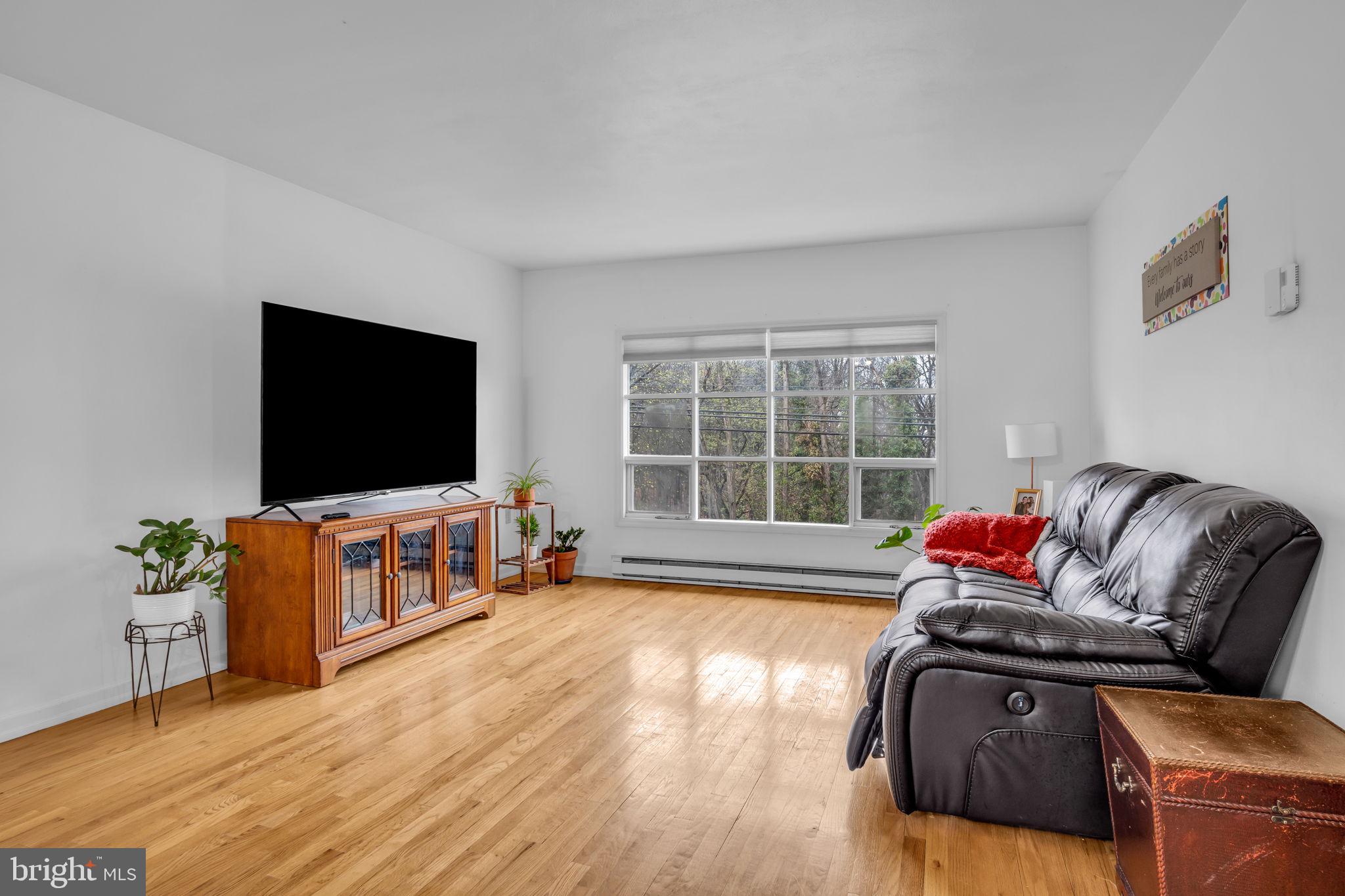 7169 Chambers Hill Road Harrisburg, PA 17111 - Photo 4 of 25