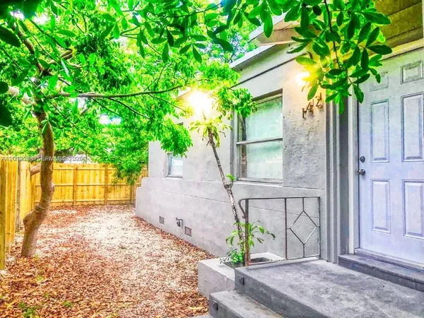 $2,700 | 142 Northeast 56th Street, Unit A, Miami, FL 33137
