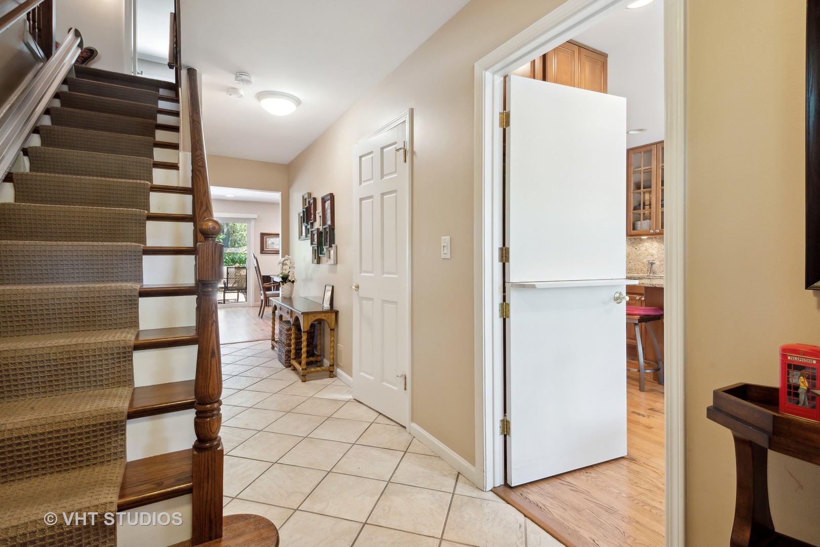 708 Gregg Road Northbrook, IL 60062 - Photo 2 of 43