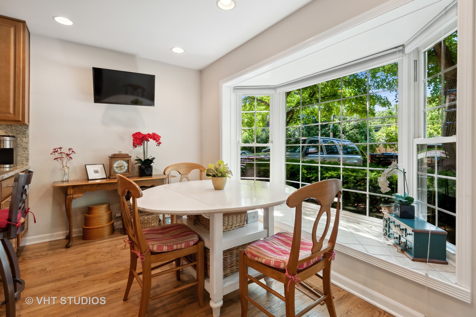 708 Gregg Road Northbrook, IL 60062 - Photo 3 of 43 a view of a dining room with furniture window and outside view