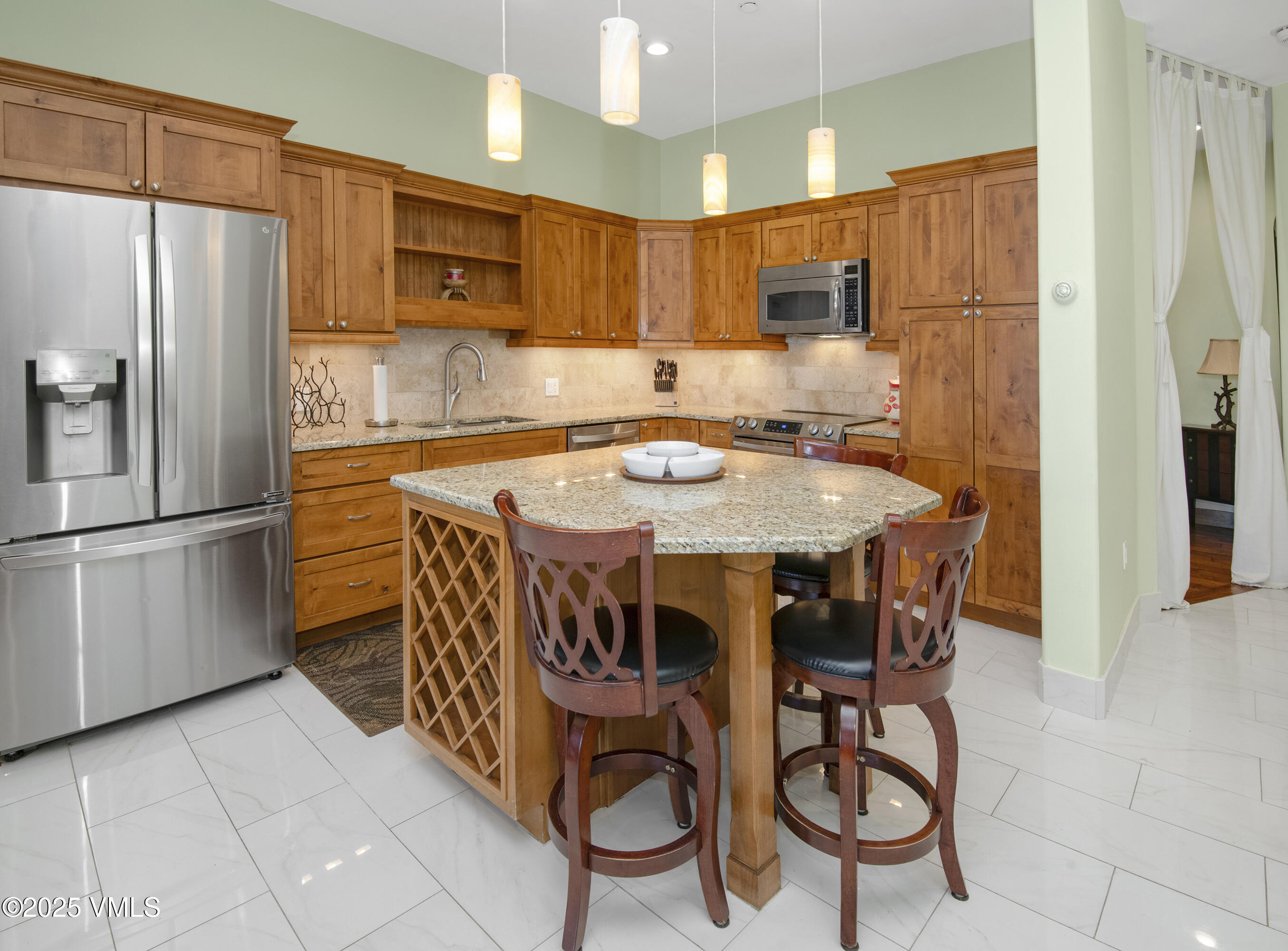 295 Main Street, Unit R306 Edwards, CO 81632 - Photo 6 of 40 295-Main-St-R-306_03