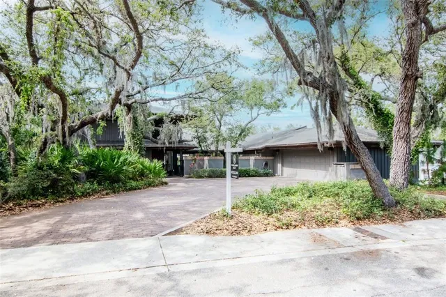 $1,650,000 | 1296 Weybridge Lane, Dunedin, FL 34698