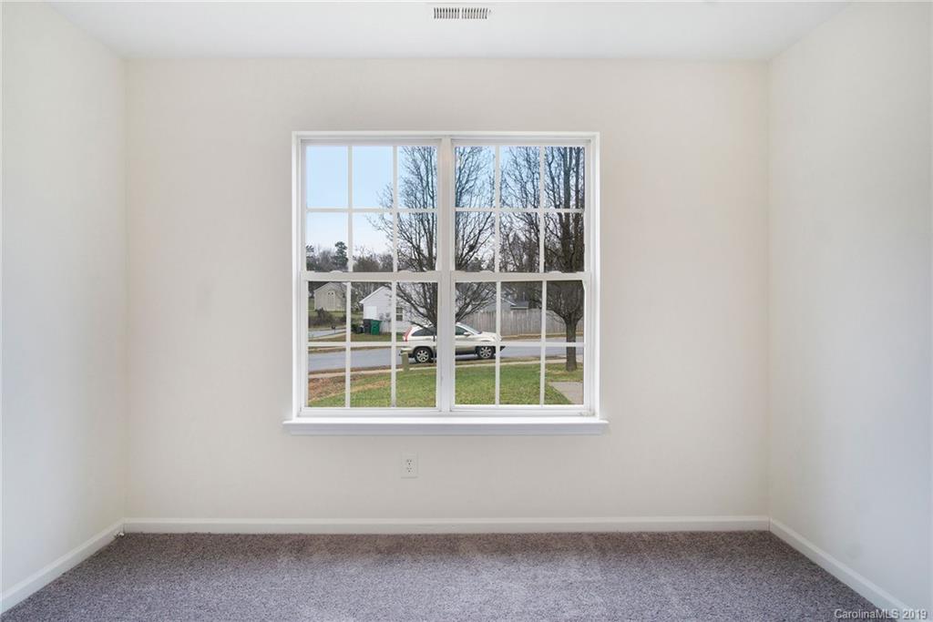3306 Nevin Brook Road Charlotte, NC 28269 - Photo 11 of 16 Gallery Image 11
